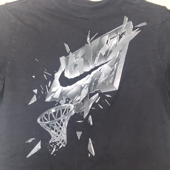 Nike BOYS black tee - Picture 3 of 5